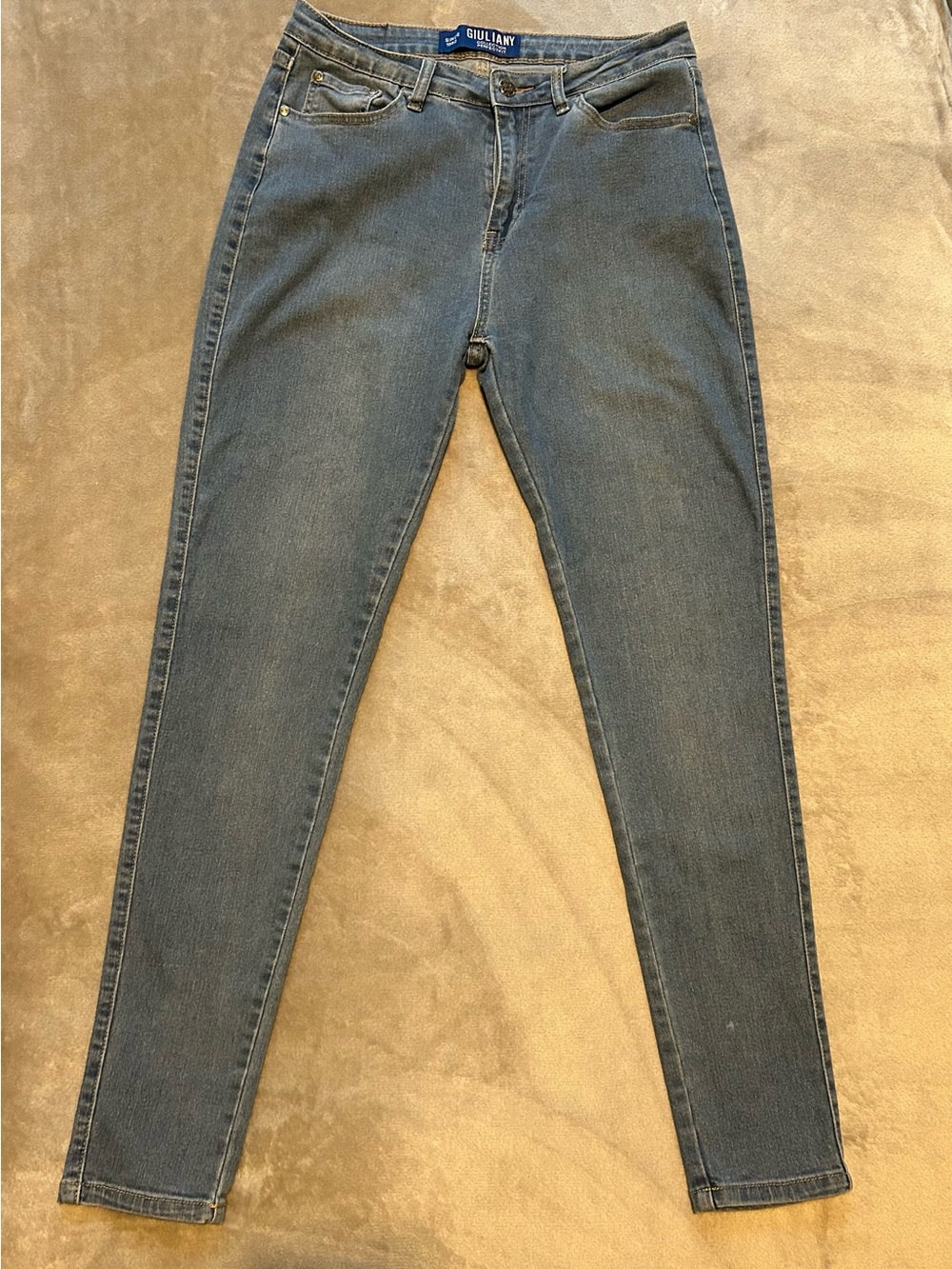 High-Rise Skinny Jeans in Medium Blue
